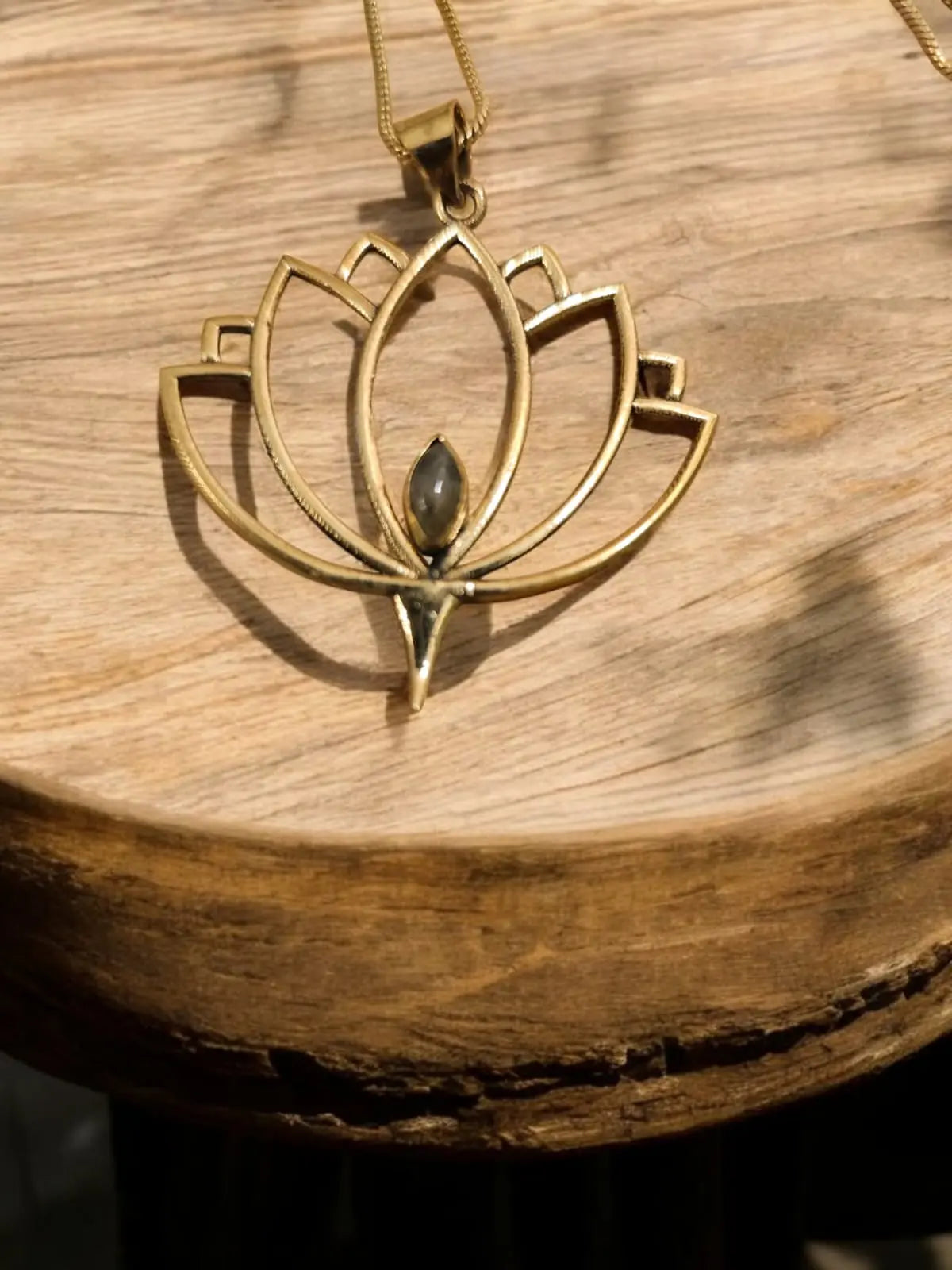 Padma Necklace with  Labradorite Stone Bliss Boho