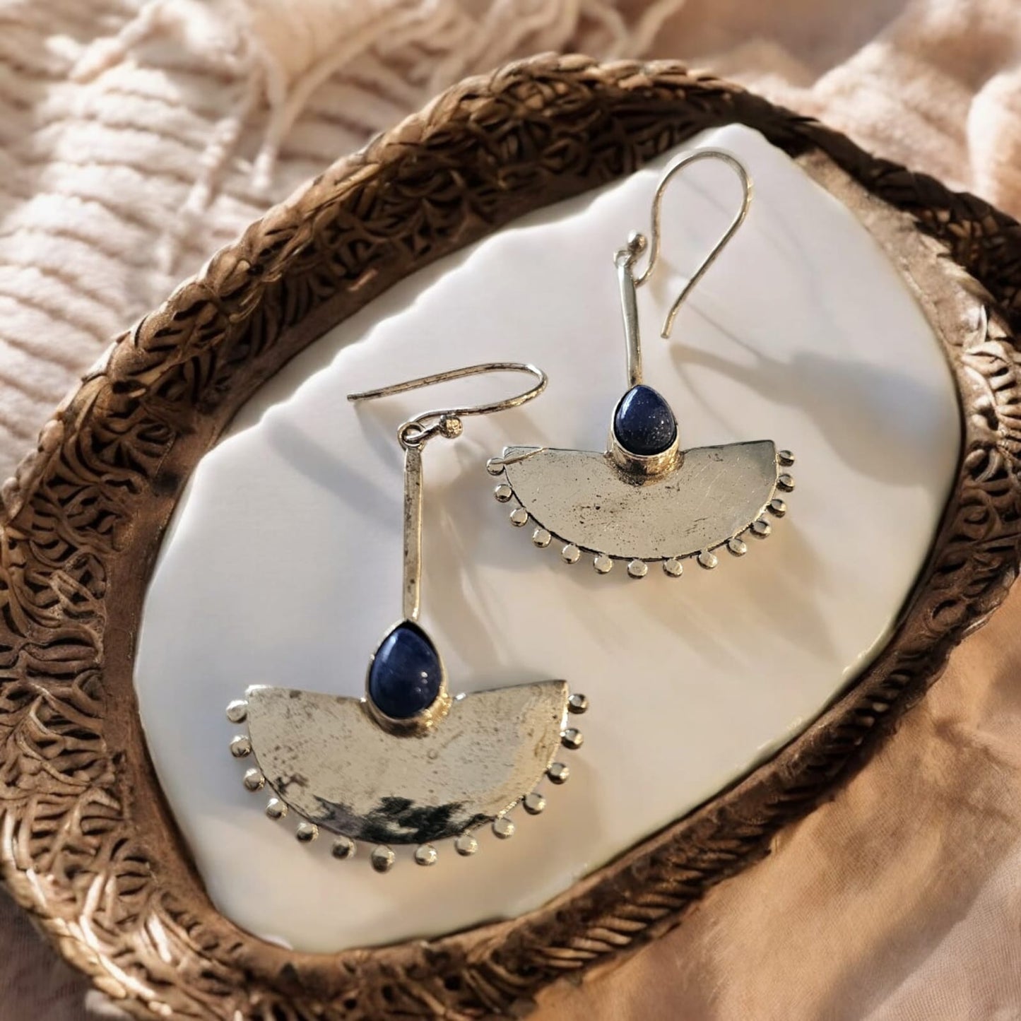 Kanishka Dangles