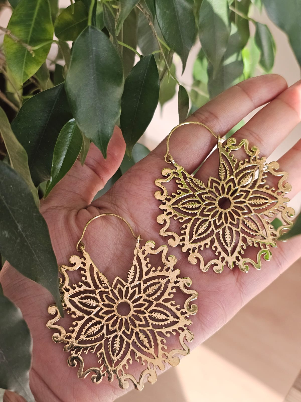 Saara Hoop Earrings